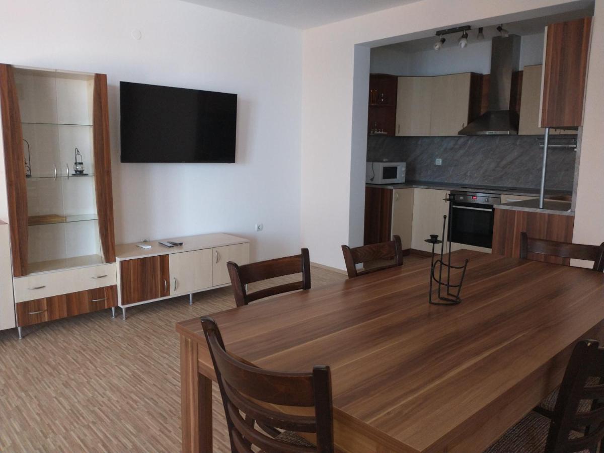 Aura Family Hotel Равда Экстерьер фото